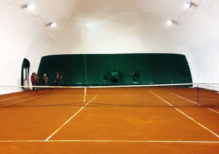 campi tennis terra rossa indoor