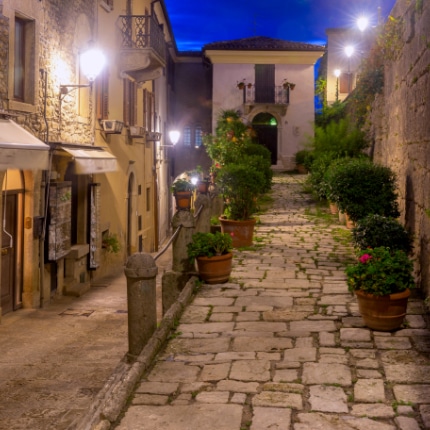 Scopri San Marino di sera